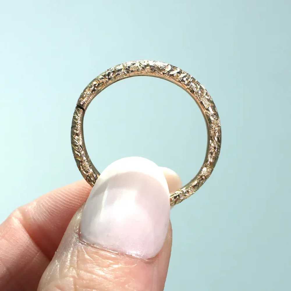 Antique Chased Victorian Gold Split Ring - image 9