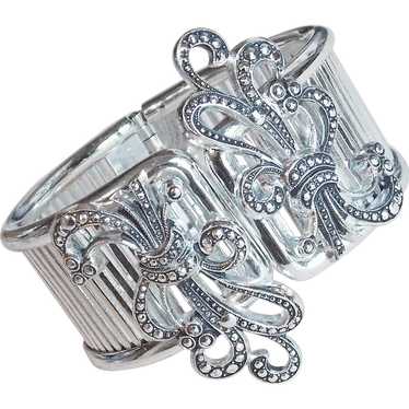 Gorgeous ELOXAL ALUMINUM Vintage Clamper Bracelet-