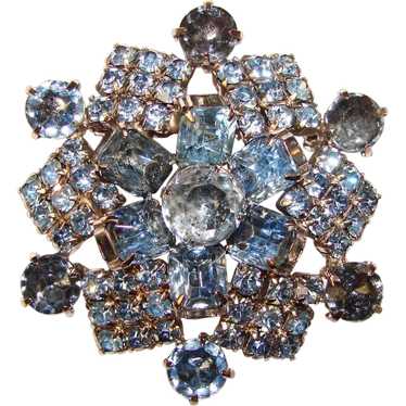 Gorgeous Light BLUE RHINESTONE Vintage Brooch