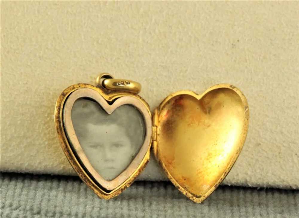 Late Victorian 15CT Heart Locket - image 2