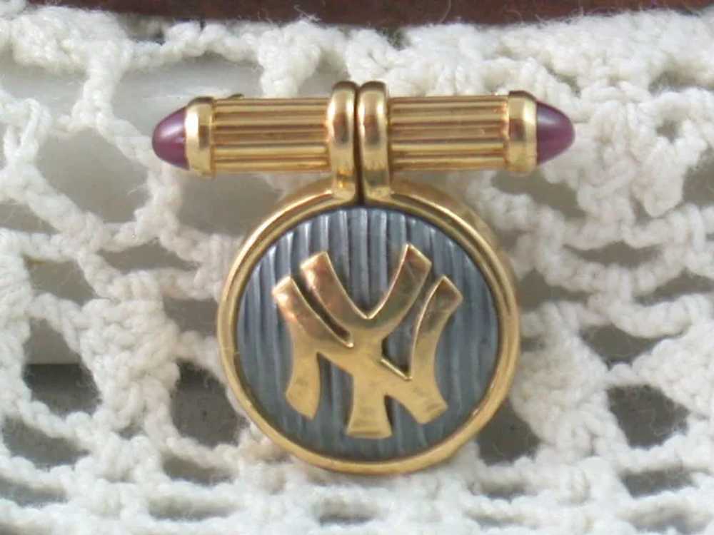 Estate 18K Bulgari New York Yankee Pin - image 1