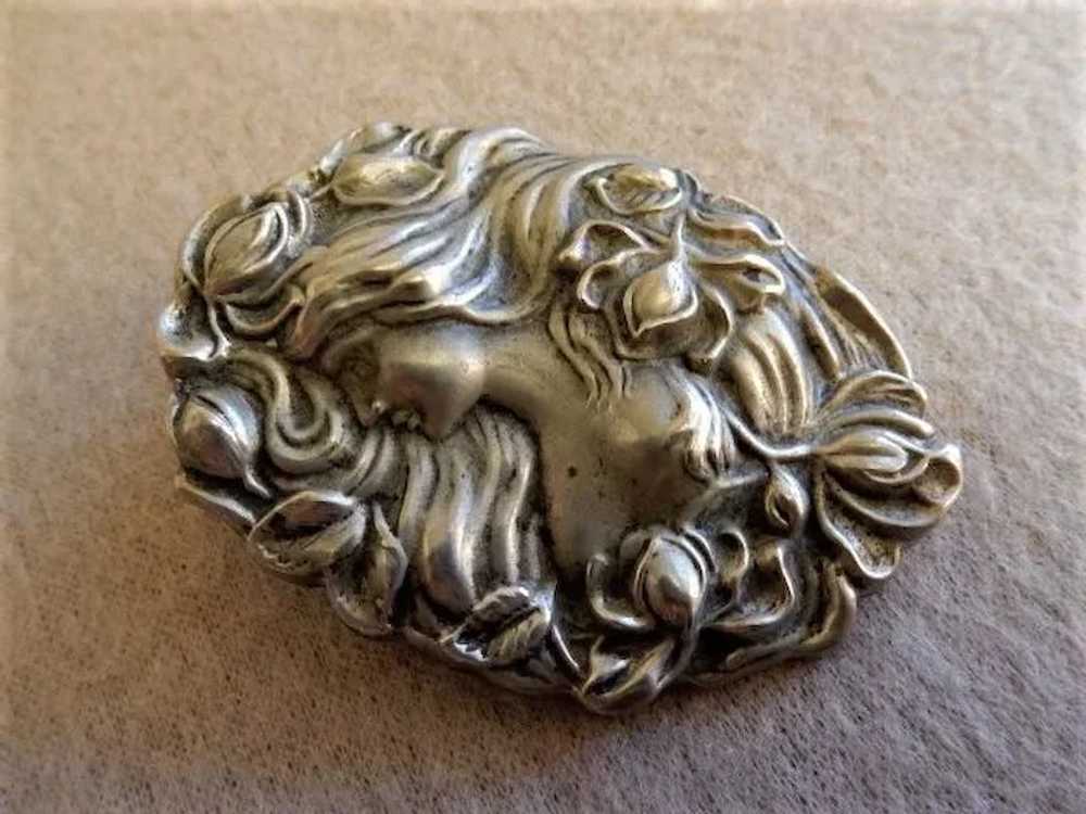 Sterling Silver "Art Nouveau" Repousse Brooch of … - image 2