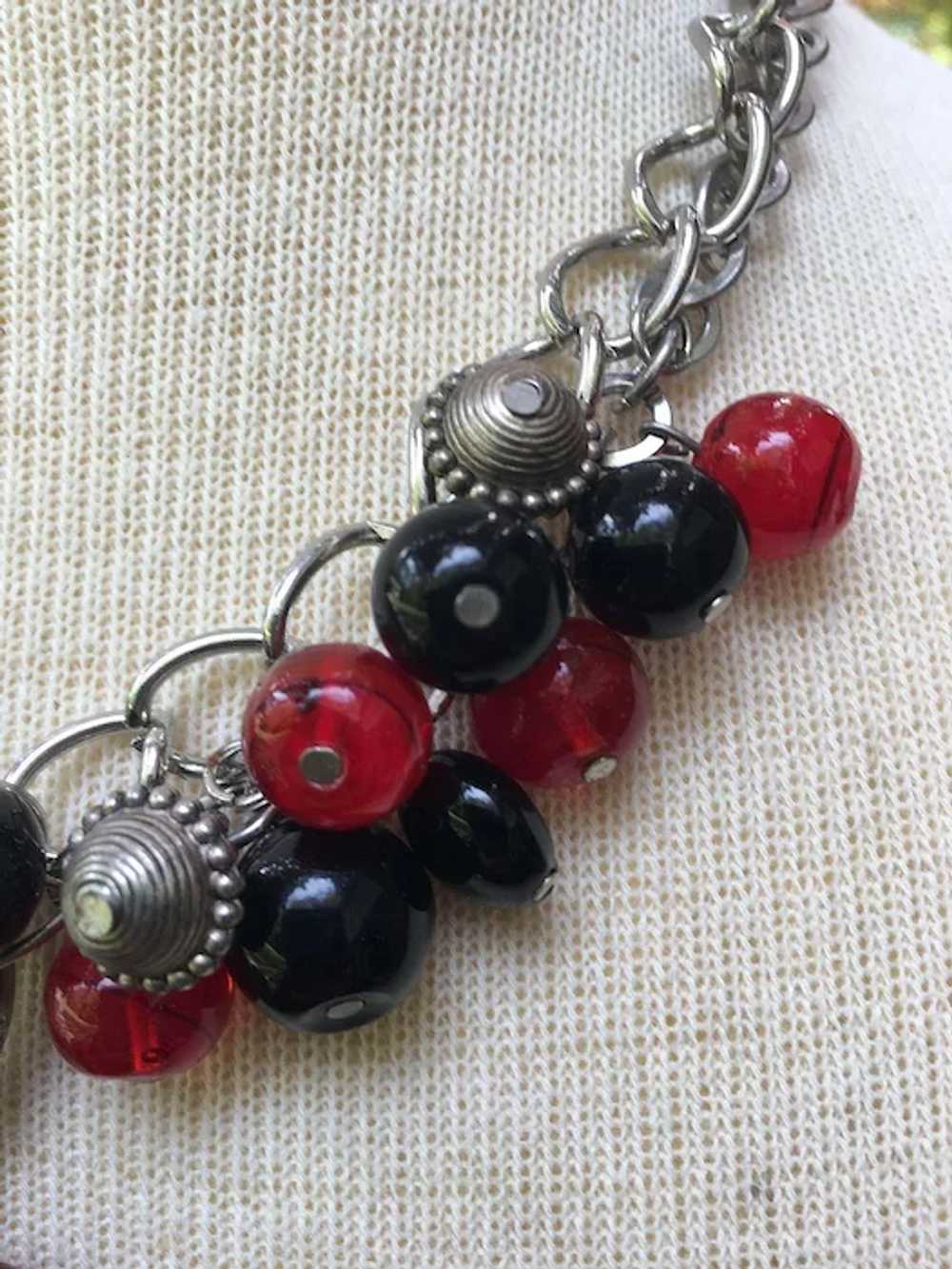 Chunky Red and Black Beaded Silver Tone Necklace - image 5