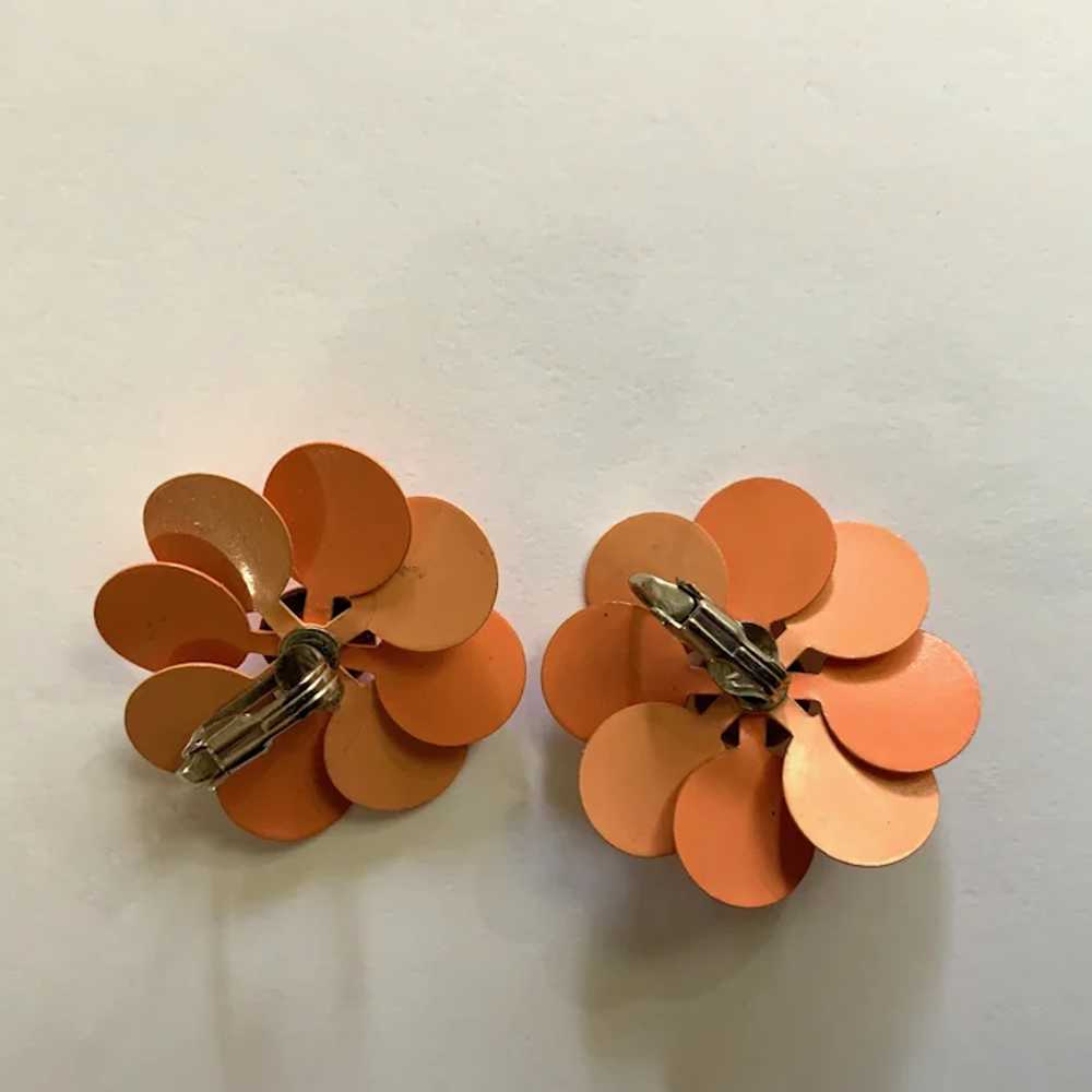 Vintage Peach Enamel Metal Flower Pinwheel Clip-O… - image 3