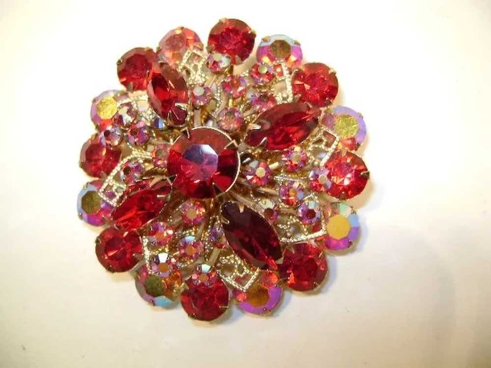 VINTAGE Unsigned  Beautiful Red Brooch  It's A Da… - image 1