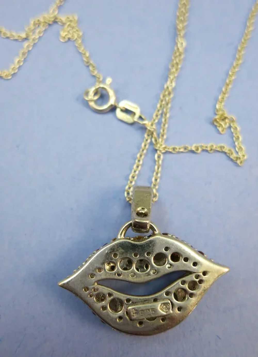 VINTAGE Sterling Necklace with Lips Pendant   Fun! - image 3