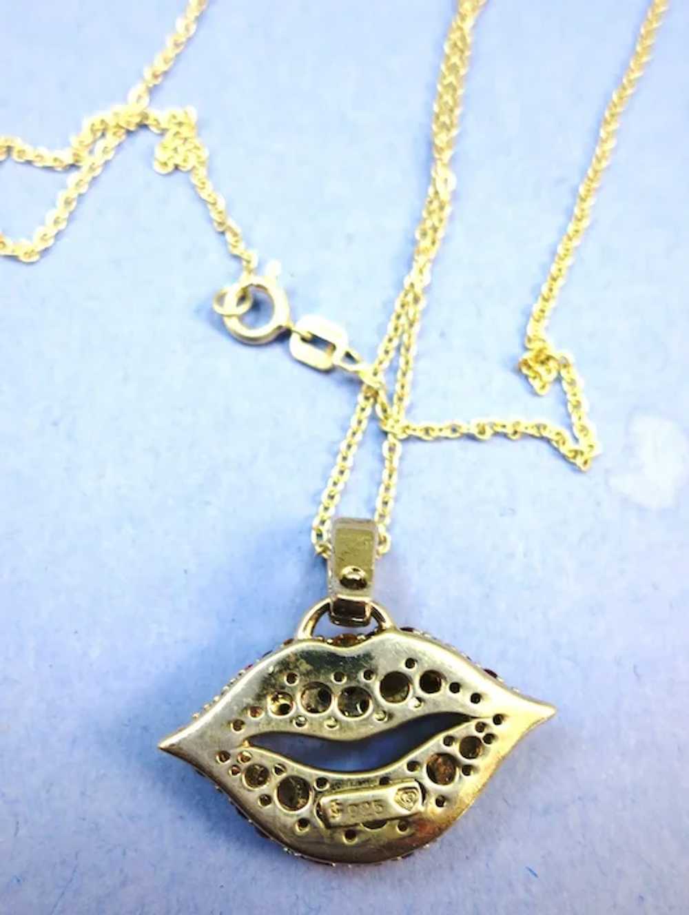 VINTAGE Sterling Necklace with Lips Pendant   Fun! - image 4