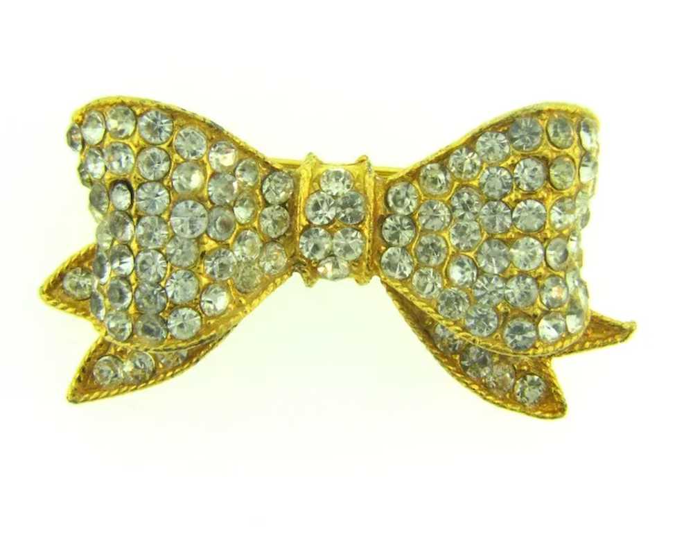 Vintage gold tone bow Brooch with crystal rhinest… - image 4