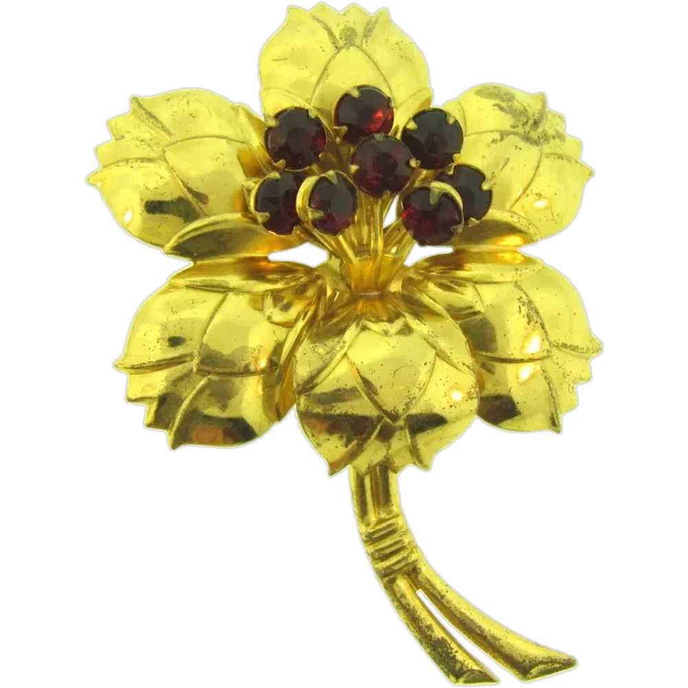 Vintage large gold tone flower Brooch with red rh… - image 1