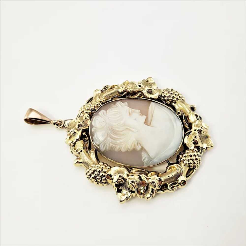 Vintage 14 Karat Yellow Gold Cameo Pendant - image 3