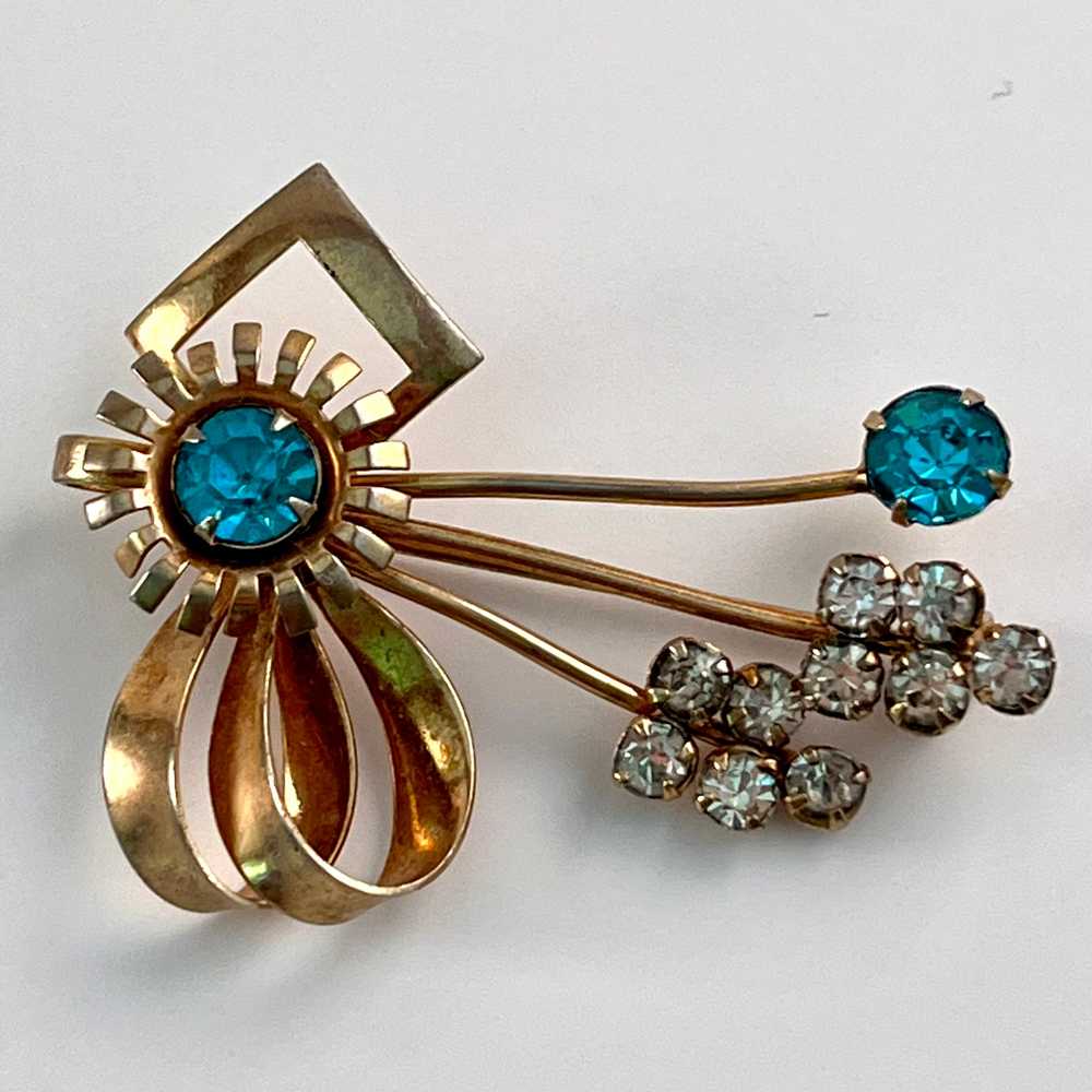 Late 50s/ Early 60s Rhinestone Flower Brooch - image 1