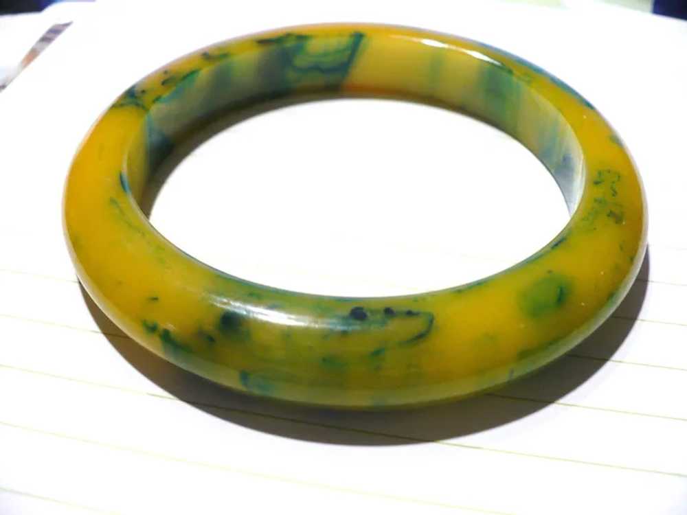 Marbled Yellow Blue Bakelite Bracelet - image 2