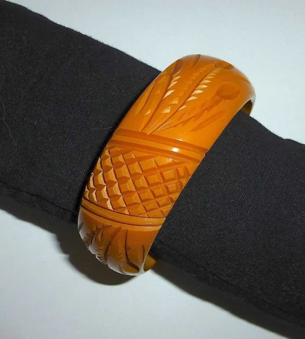 Orange Creamsicle Carved Bakelite Bracelet - image 3