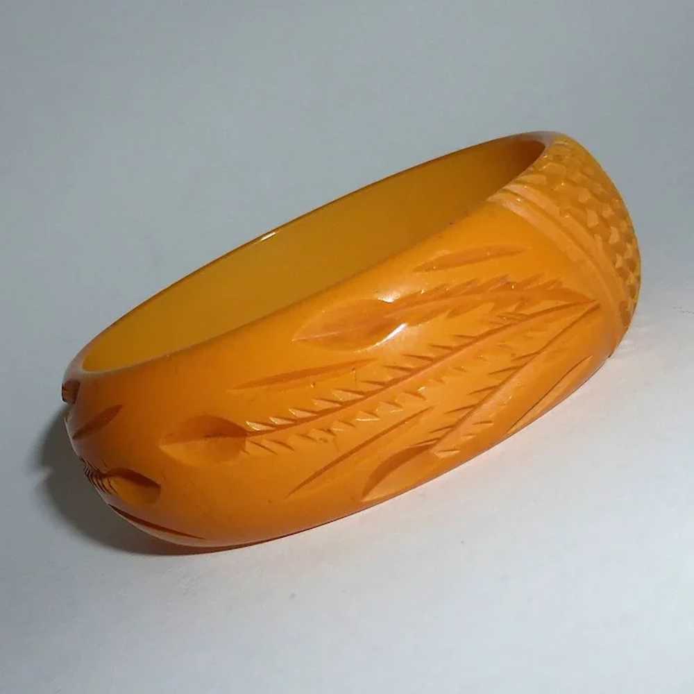 Orange Creamsicle Carved Bakelite Bracelet - image 4