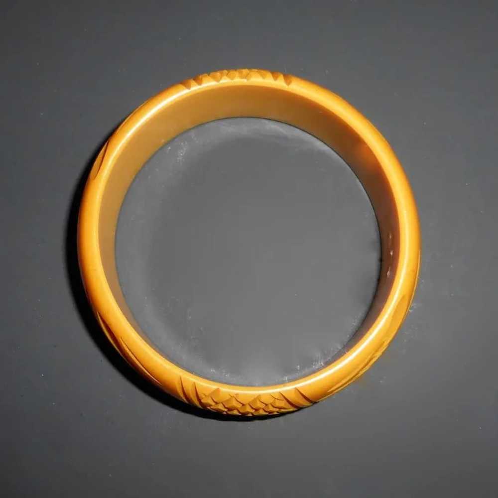 Orange Creamsicle Carved Bakelite Bracelet - image 6