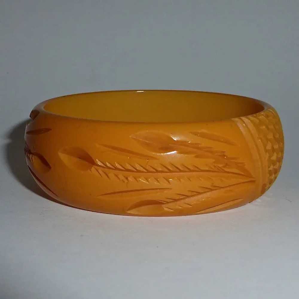 Orange Creamsicle Carved Bakelite Bracelet - image 8