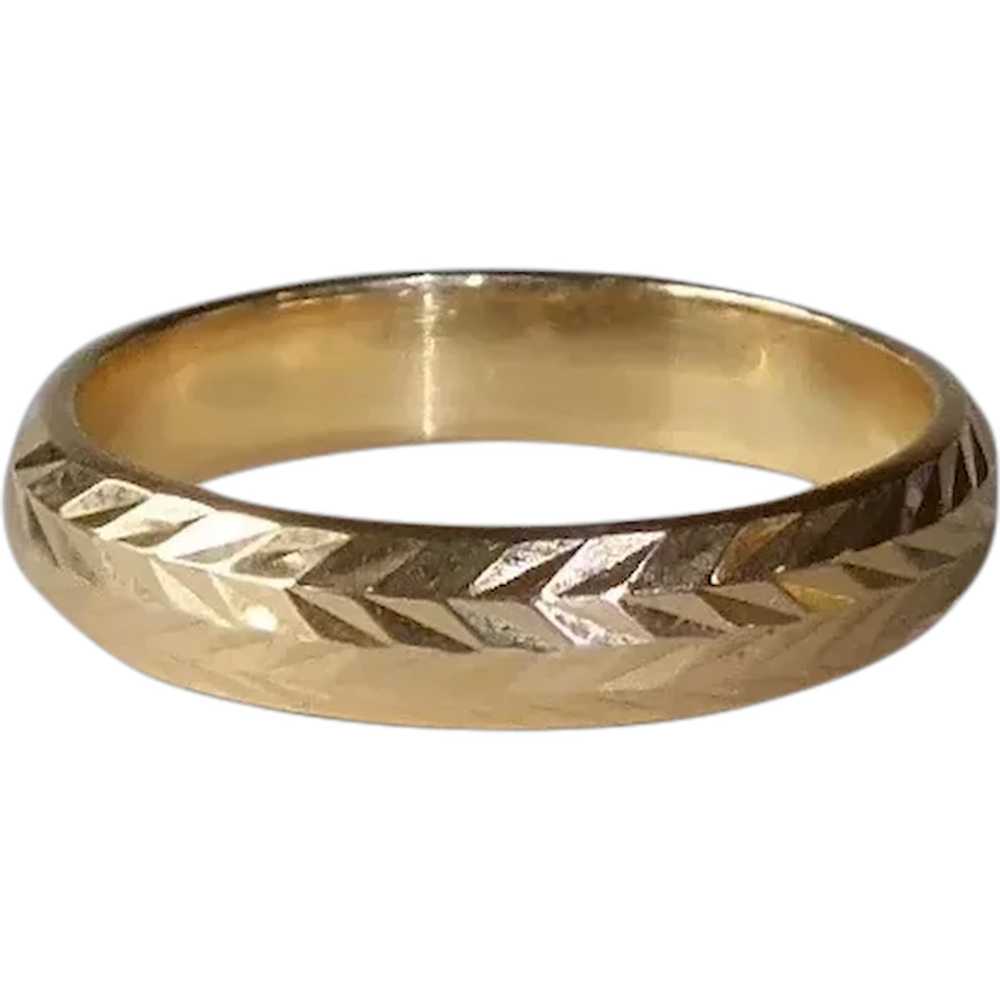 18k Yellow Gold Bright Cut Engraved Band Ring - image 1