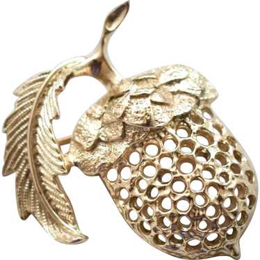 c1970s Sarah Coventry Large Acorn Figural Brooch … - image 1