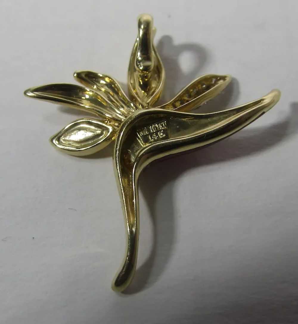 na hoku 14 karat yellow gold pendant with spiny