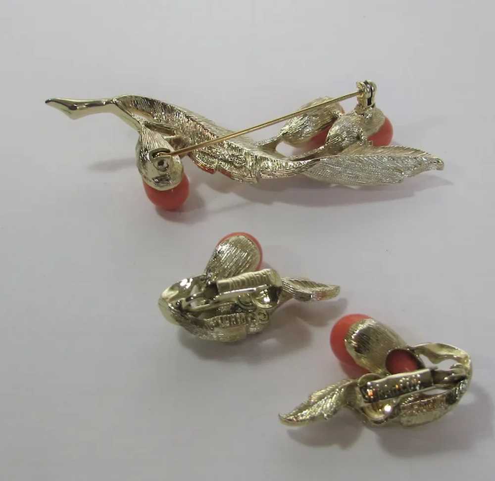 Sarah Coventry Pin and Clip On Earring Set in Gol… - image 12