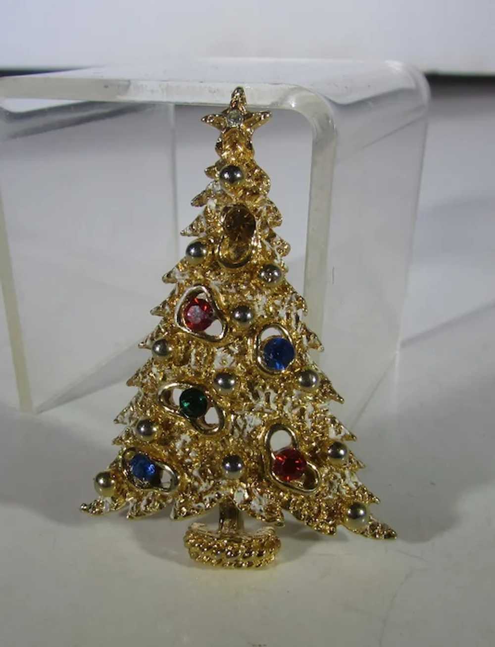 Vintage Art Christmas Tree Pin in Gold Tone with … - image 4