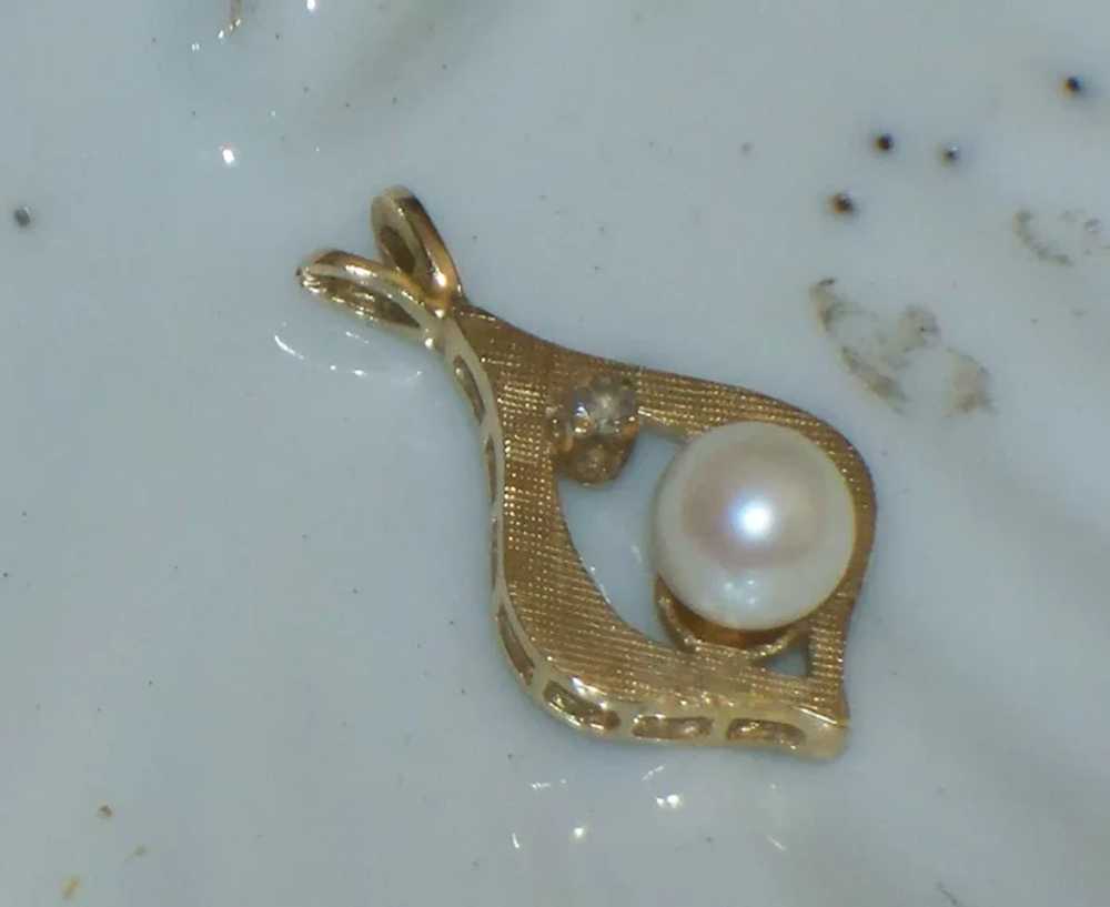 Vintage 14K Gold Cultured Pearl & Diamond Pendant - image 8