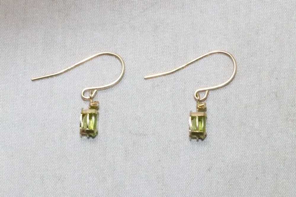 Vintage 14 KT Yellow Gold Peridot Gem Earrings - image 2