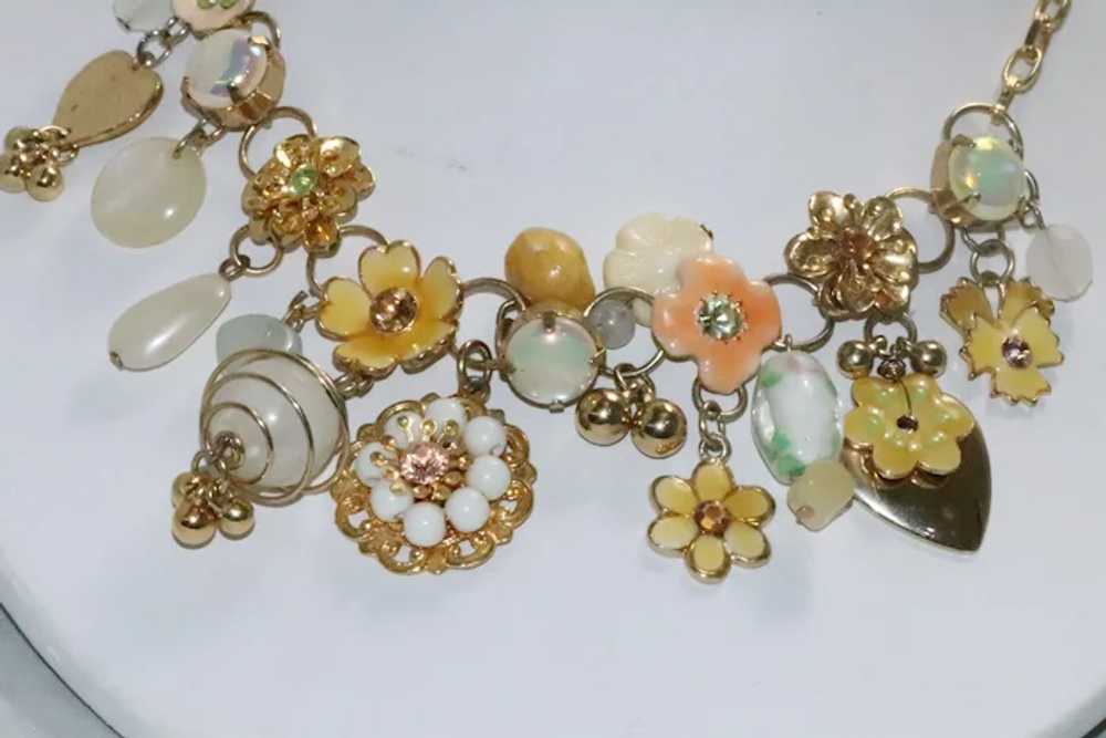 Vintage Floral 1940s Jewelry Set - image 2