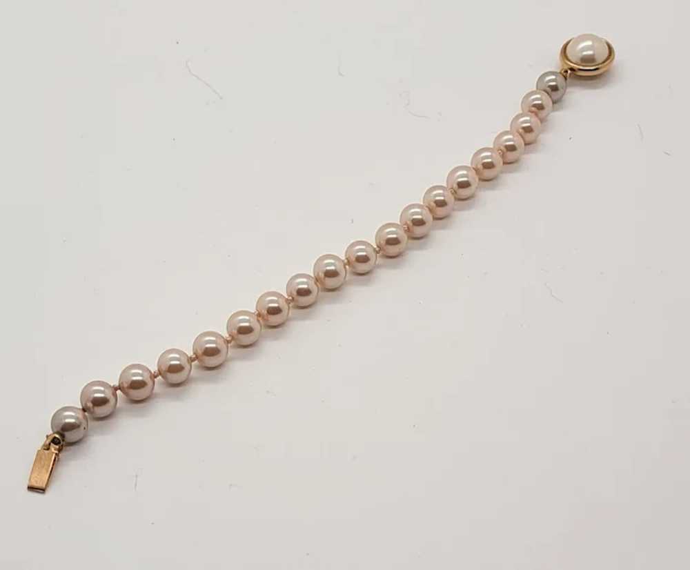 Mid century simulated pearl bracelet - image 3