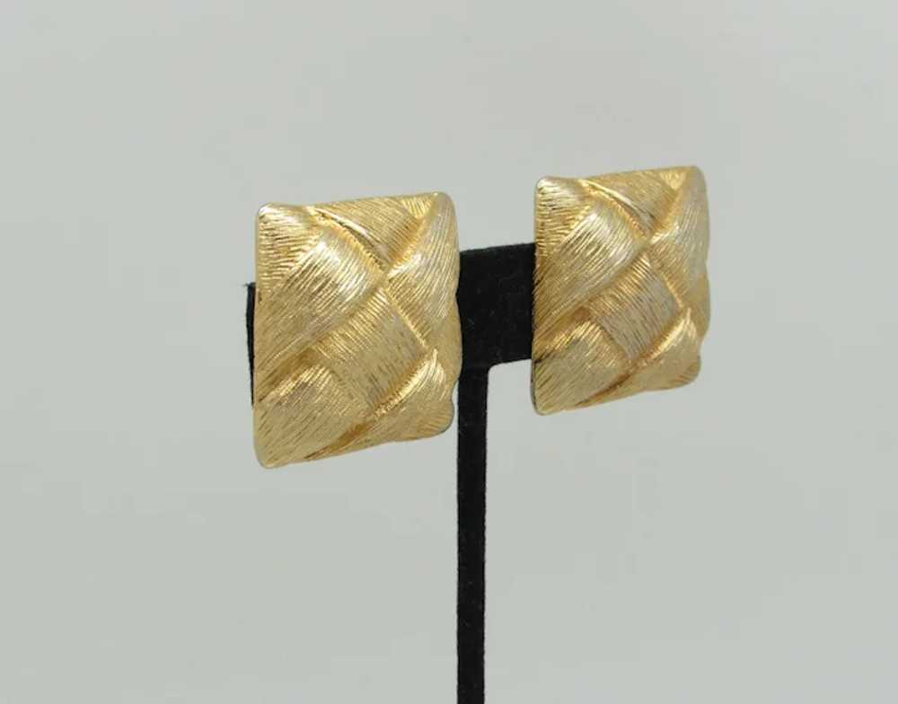 Basketweave Textured Goldtone Metal Earrings - image 2
