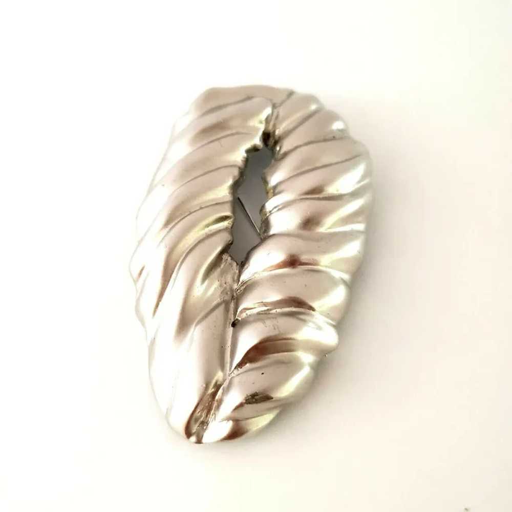 Huge Ciner Abstract Brushed Silver Plated Shell B… - image 11