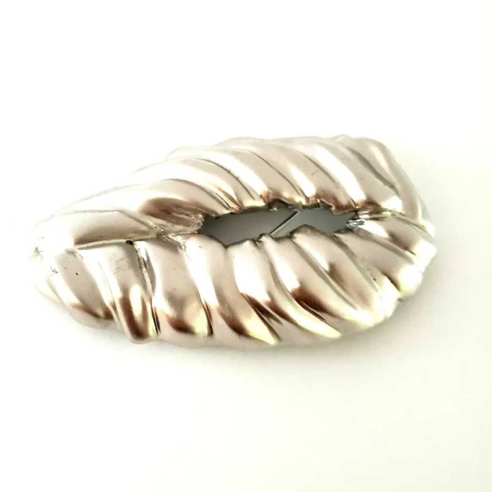 Huge Ciner Abstract Brushed Silver Plated Shell B… - image 4