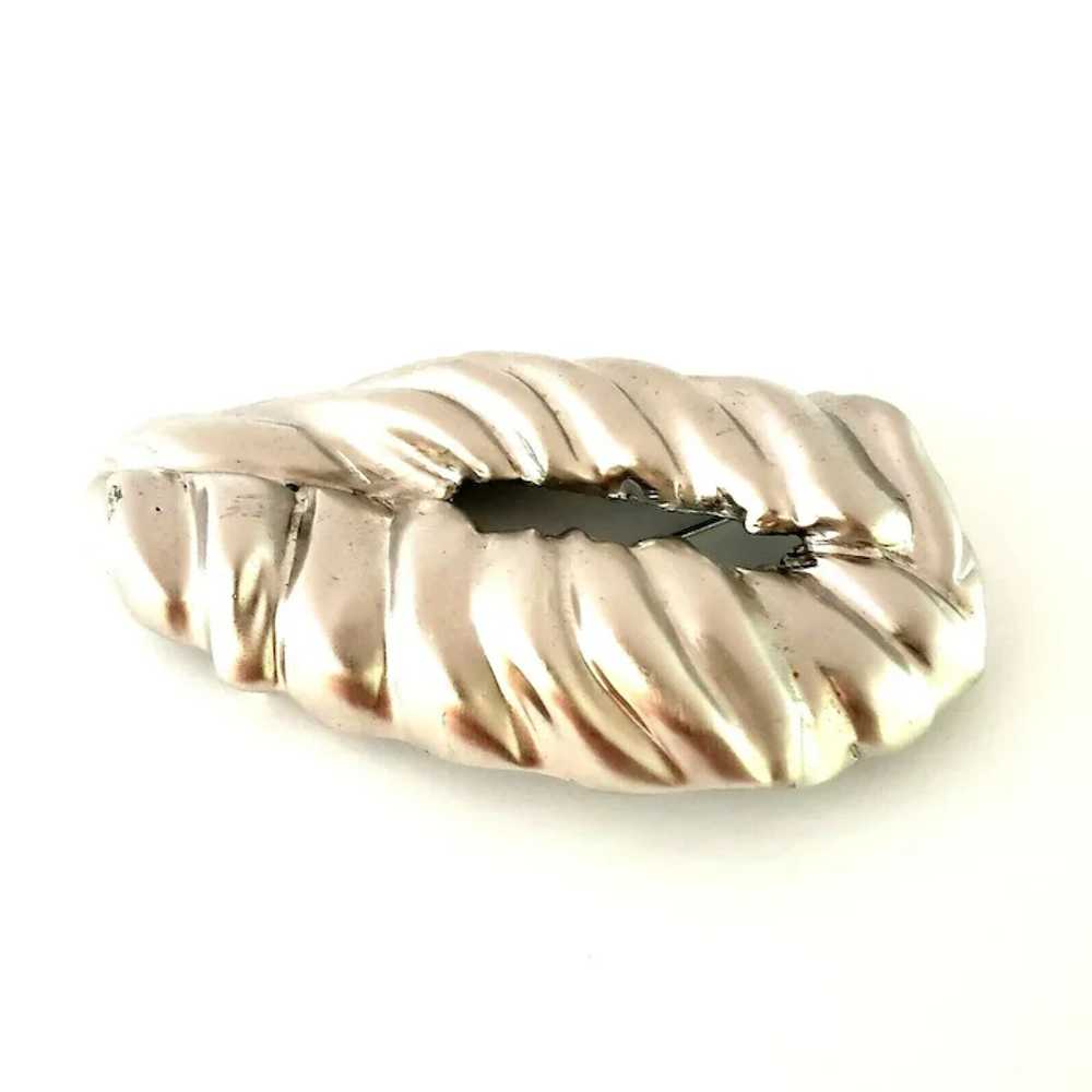 Huge Ciner Abstract Brushed Silver Plated Shell B… - image 9