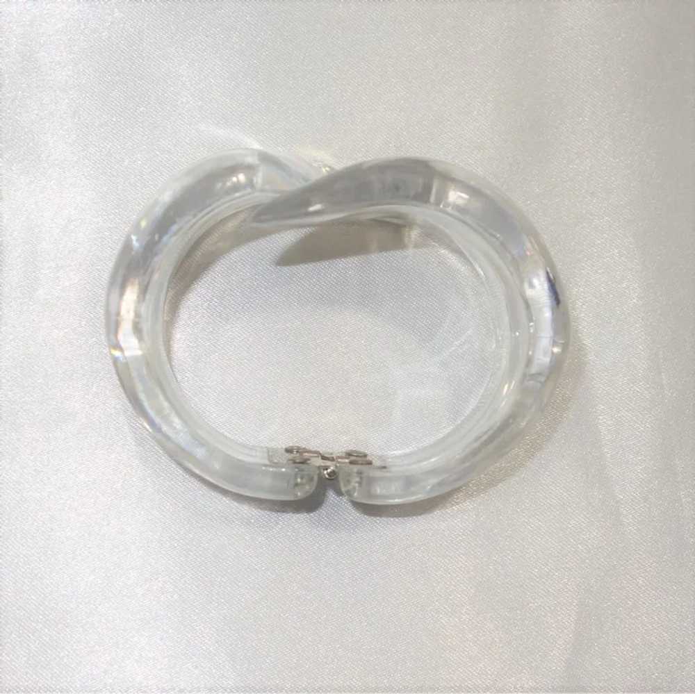 Vintage RARE Clear Ribbed Lucite Hinged/Clamper B… - image 3