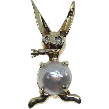 14K Yellow Gold Diamond & Pearl Rabbit Munching o… - image 1