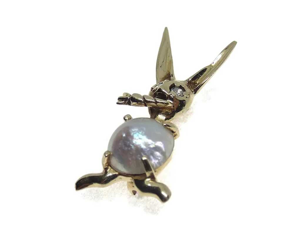 14K Yellow Gold Diamond & Pearl Rabbit Munching o… - image 3