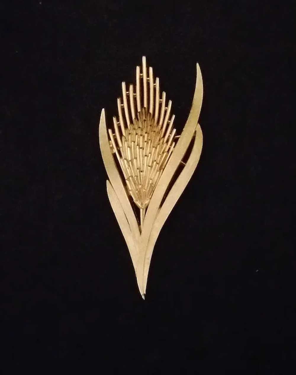 Sheaf of Wheat Gold Pin by Crown Trifari Brooch M… - image 2