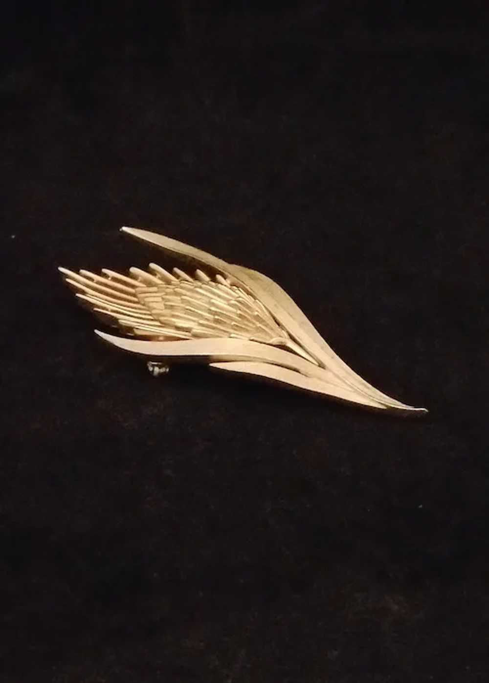 Sheaf of Wheat Gold Pin by Crown Trifari Brooch M… - image 3