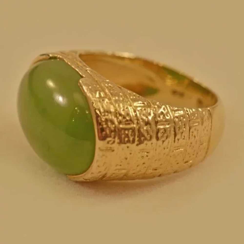 Dramatic 14K Gold and Jade Vintage Ring - image 4