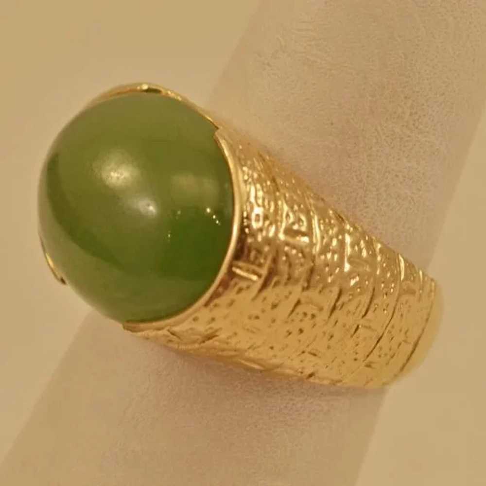 Dramatic 14K Gold and Jade Vintage Ring - image 6