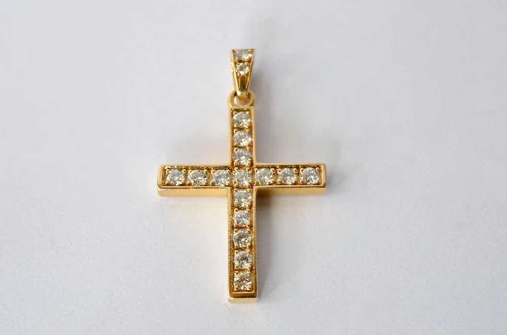 A vintage 18 ct. gold diamond set pendant cross, … - image 3