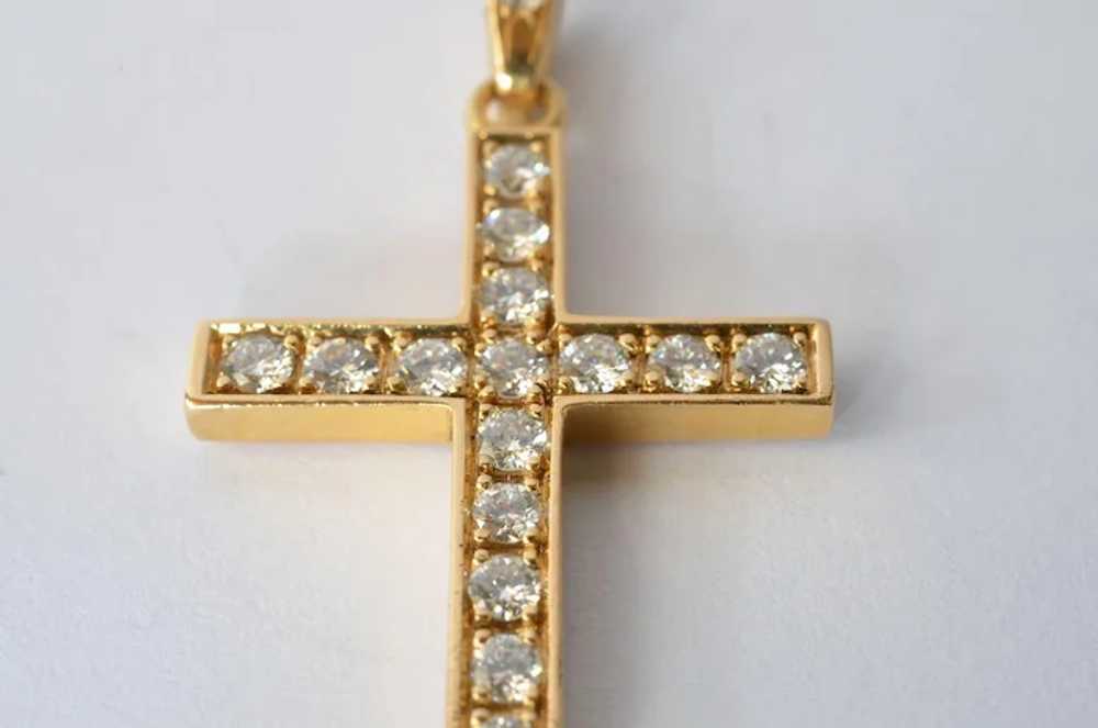 A vintage 18 ct. gold diamond set pendant cross, … - image 4