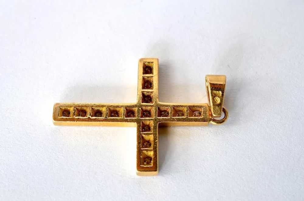 A vintage 18 ct. gold diamond set pendant cross, … - image 5