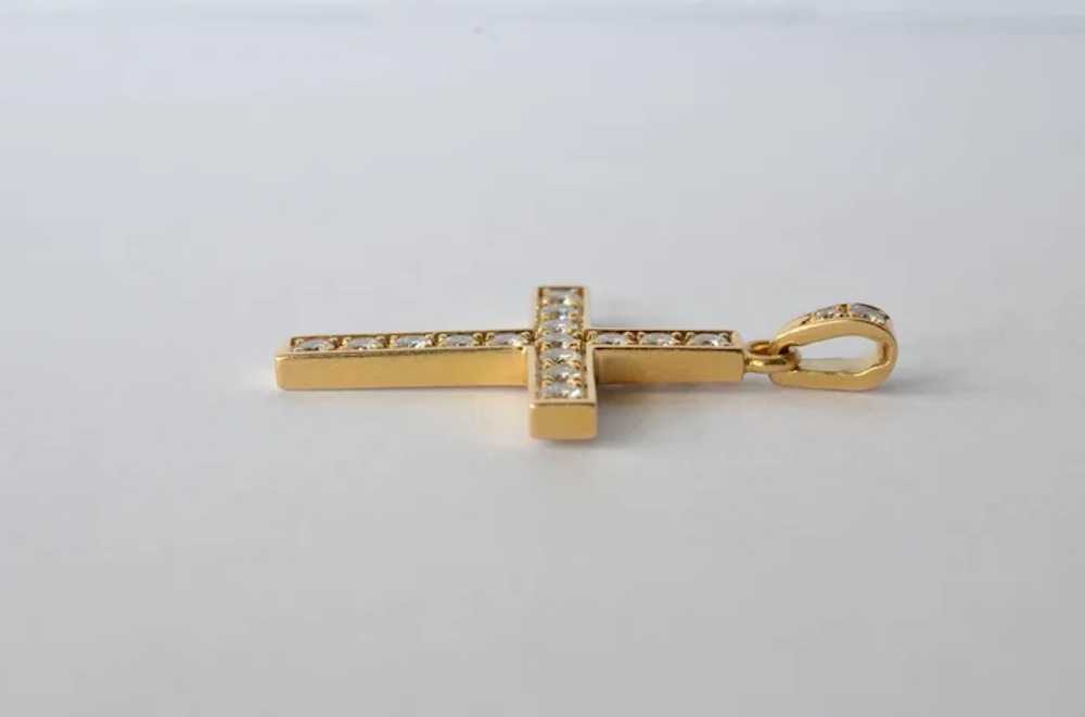 A vintage 18 ct. gold diamond set pendant cross, … - image 6