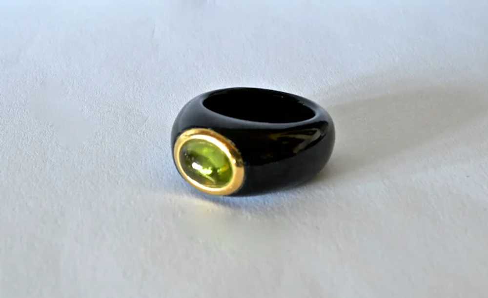 Vintage onyx/gold(  18k. ) /peridot ring. - image 4