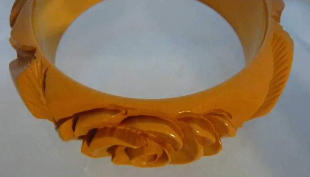 Gorgeous Chunky Heavily Carved Bakelite Roses Lea… - image 9