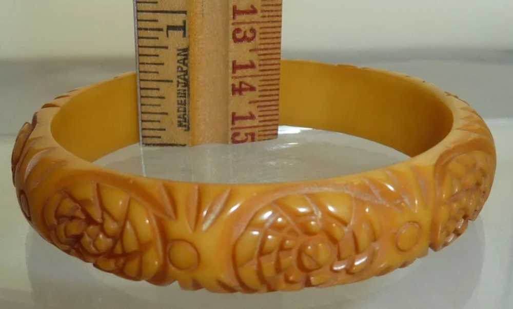 Vintage 1940's Bakelite Heavily Deeply Carved Flo… - image 5