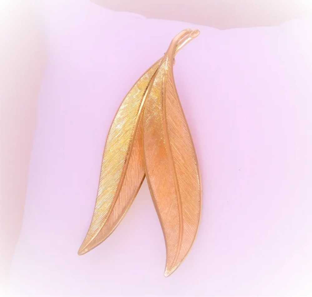 Vintage 14k Gold Leaf Brooch - image 3