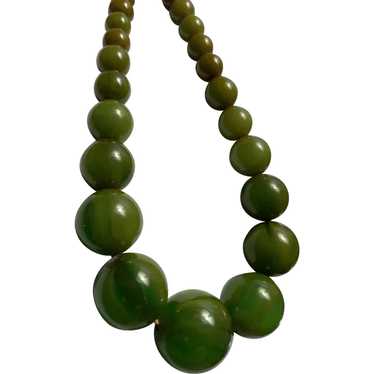 Green Beaded Bakelite Necklace - image 1