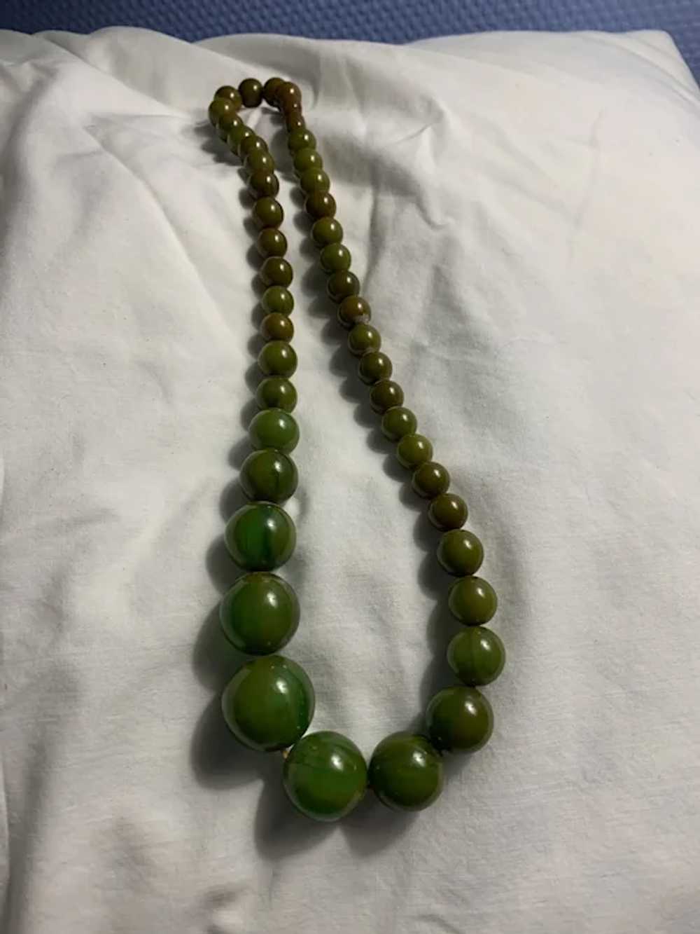 Green Beaded Bakelite Necklace - image 2